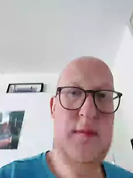 geilerd122 online show from October 10, 2025, 12:17 pm