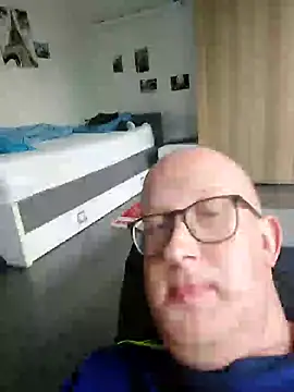 geilerd122 online show from October 8, 2025, 2:51 pm