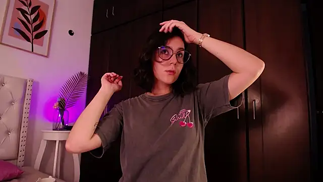 barbyehot online show from April 8, 2026, 10:11 pm