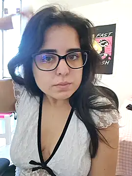 Snapshot of CutteGirl99 chatting on September 25, 2025, 2:01 pm CutteGirl99 online show from September 25, 2025, 2:01 pm