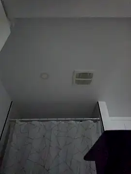 Snapshot of Alxxhot chatting on April 6, 2026, 11:22 am Alxxhot online show from April 6, 2026, 11:22 am