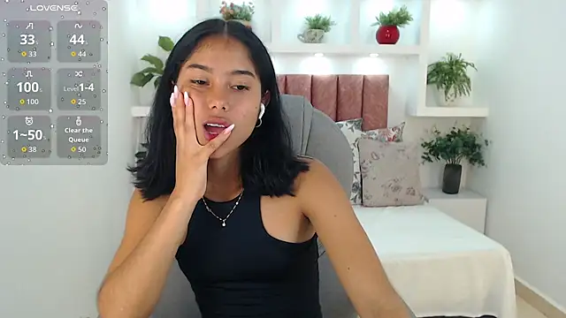 Milaa Star  online show from January 14, 2026, 2:26 am