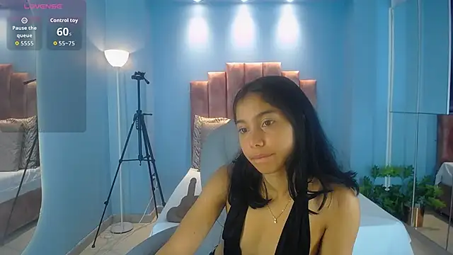 Milaa Star  online show from February 18, 2026, 3:26 am