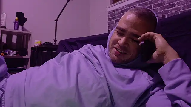 Snapshot of Dallasbest214 chatting on March 13, 2026, 4:17 am Dallasbest214 online show from March 13, 2026, 4:17 am