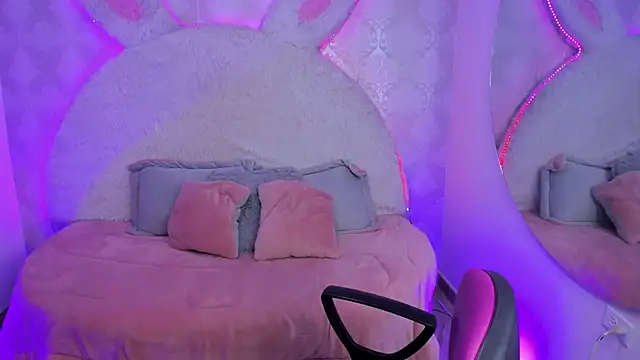 Snapshot of Salome_Smitth_1 chatting on February 10, 2026, 8:08 pm Salome Smitth 1 online show from February 10, 2026, 8:08 pm