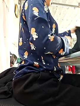 irina hana online show from November 29, 2025, 12:55 am