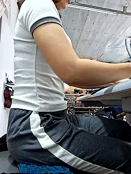 irina hana online show from December 2, 2025, 12:55 am