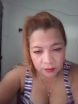 lunita2110 online show from September 9, 2025, 9:57 pm