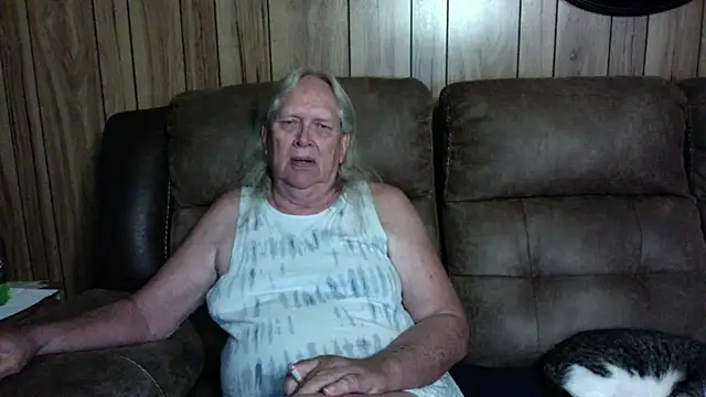 OldLadySara online show from September 18, 2025, 11:08 pm
