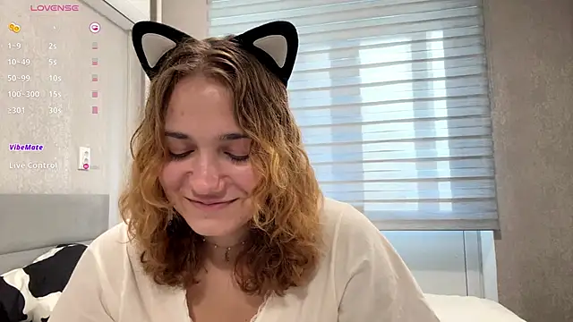 SunPunnyGirl online show from September 25, 2025, 6:30 am