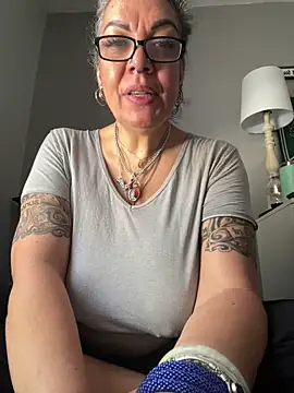 dieseldame1313 online show from February 25, 2025, 5:30 pm