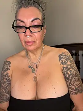 Snapshot of dieseldame1313 chatting on October 25, 2025, 10:43 pm dieseldame1313 online show from October 25, 2025, 10:43 pm