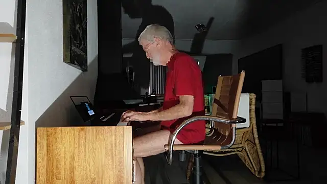 ewaldwillems99 online show from November 7, 2025, 3:05 pm