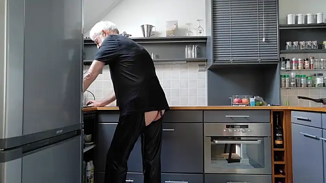 ewaldwillems99 online show from September 12, 2025, 1:00 pm