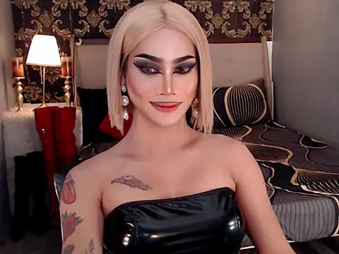 Snapshot of RhondaFlirtyDOM chatting on February 5, 2026, 12:06 am RhondaFlirtyDOM online show from February 5, 2026, 12:06 am