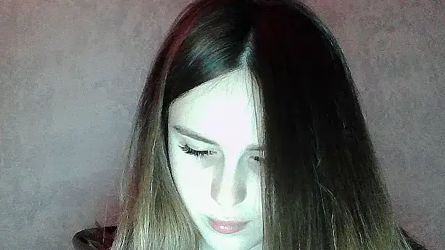 SweetLoraa online show from April 20, 2026, 7:48 pm