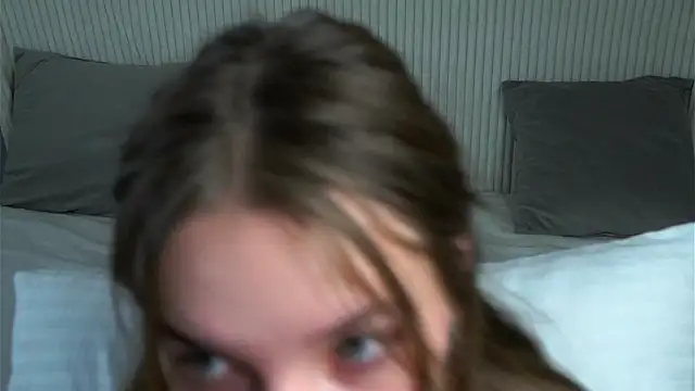 KarriBrownd online show from December 5, 2025, 1:05 am