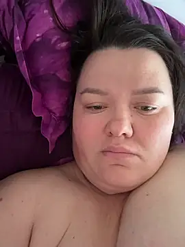 SunnyLeila2101 online show from April 7, 2026, 3:52 am