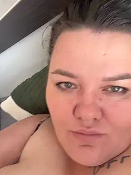 SunnyLeila2101 online show from September 17, 2025, 9:55 am