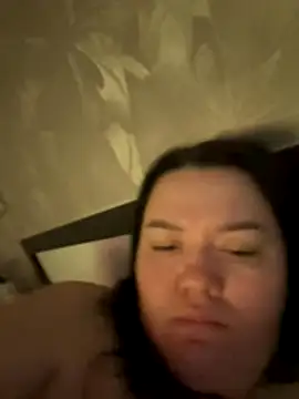 SunnyLeila2101 online show from December 4, 2025, 5:17 am