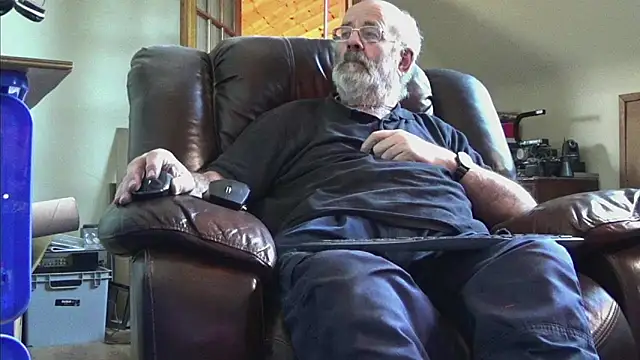 janzer13 online show from January 9, 2026, 2:13 pm