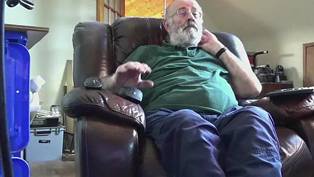 Snapshot of janzer13 chatting on February 1, 2026, 2:37 pm janzer13 online show from February 1, 2026, 2:37 pm