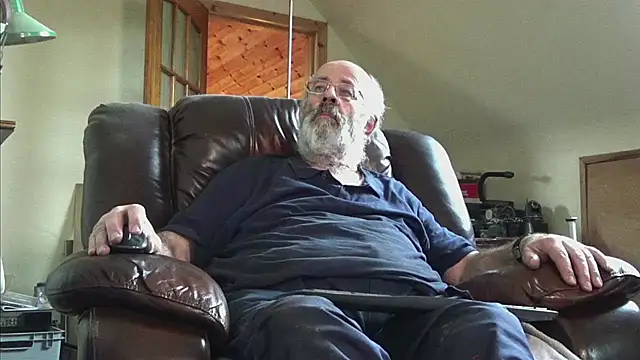 janzer13 online show from December 15, 2025, 2:34 pm