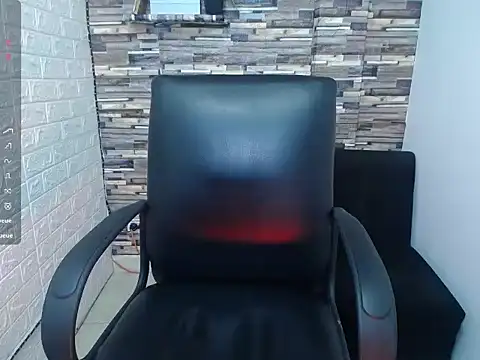 Snapshot of chrissyhotx chatting on November 12, 2025, 12:31 pm chrissyhotx online show from November 12, 2025, 12:31 pm