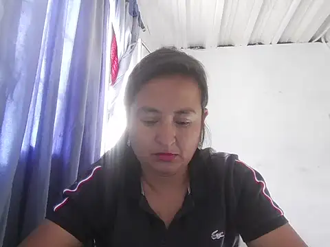 RosaPretty online show from October 4, 2025, 8:32 pm