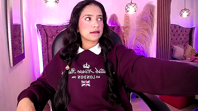 SophiaWalker 1 online show from December 4, 2025, 12:15 pm