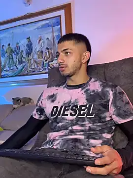 Snapshot of ArturoCardona_ chatting on November 25, 2025, 11:27 pm ArturoCardona online show from November 25, 2025, 11:27 pm