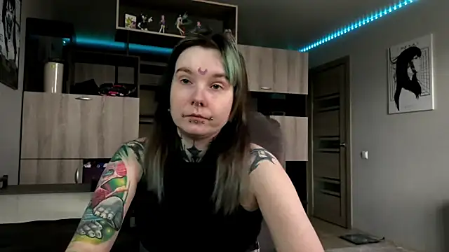 HighelikeGirl online show from April 10, 2026, 12:23 pm