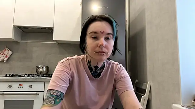 HighelikeGirl online show from February 17, 2026, 6:11 am