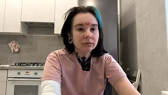 HighelikeGirl online show from February 13, 2026, 6:46 am