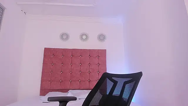 KingStark  online show from October 7, 2025, 11:44 am