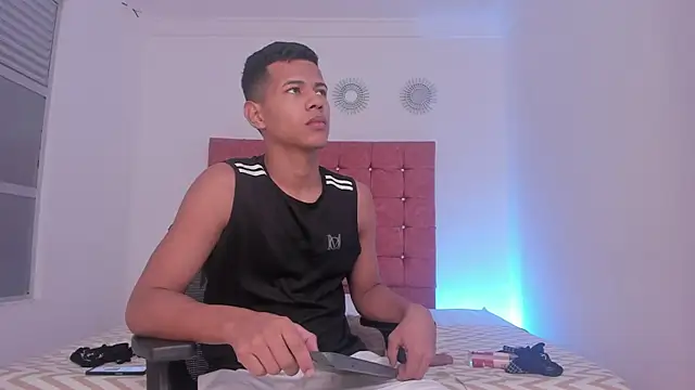 KingStark  online show from October 8, 2025, 11:34 am