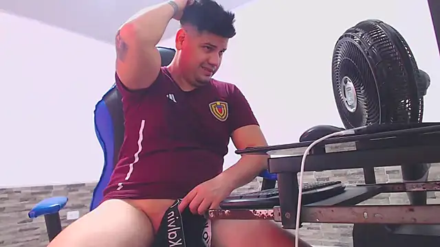 Snapshot of mister_cum1999 chatting on February 4, 2026, 7:31 pm mister cum1999 online show from February 4, 2026, 7:31 pm