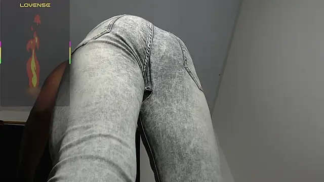 Snapshot of Black_penis25 chatting on October 17, 2025, 3:43 am Black penis25 online show from October 17, 2025, 3:43 am