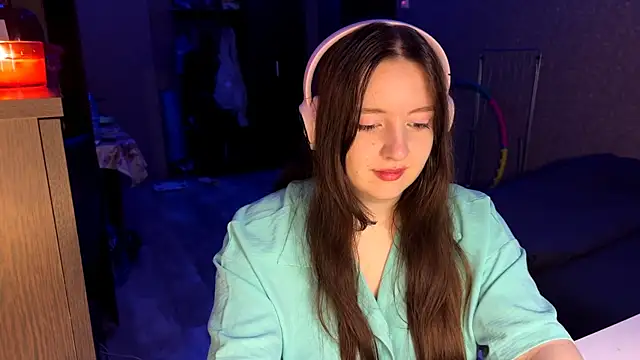 LauretteRagar online show from October 30, 2025, 5:21 pm