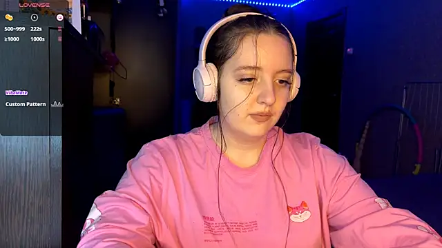 LauretteRagar online show from November 27, 2025, 5:24 pm