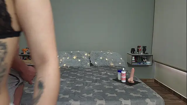 spicyjtom a online show from October 14, 2025, 2:07 pm