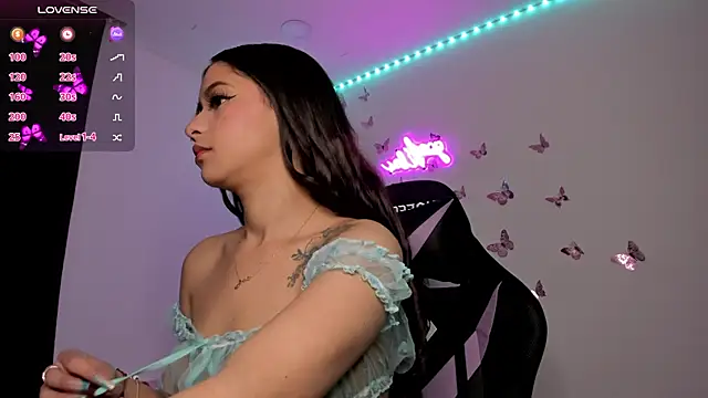 tiffany sofia 1 online show from November 11, 2025, 9:42 pm