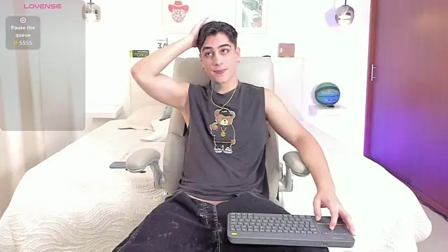 Snapshot of Thiago_winteer chatting on November 26, 2025, 5:40 am Thiago winteer online show from November 26, 2025, 5:40 am