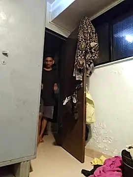 yung cplz online show from November 26, 2025, 5:46 pm