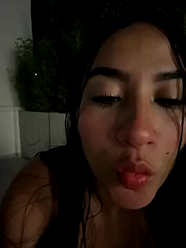 LucianaWild online show from October 8, 2025, 4:47 am