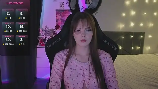 Luna Navy online show from February 4, 2026, 12:22 pm