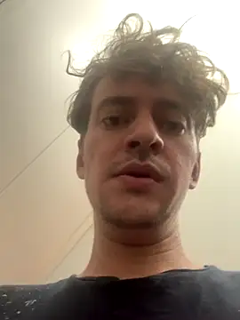 hottest23 online show from November 10, 2025, 9:20 pm