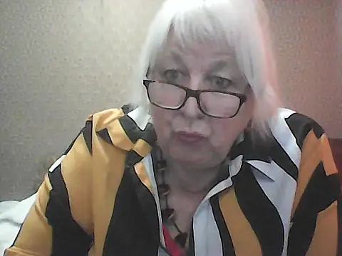 Alexia64231 online show from September 26, 2025, 4:08 am