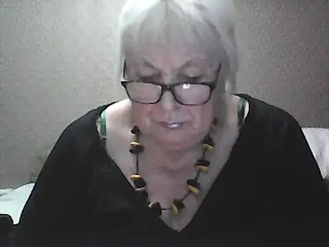Alexia64231 online show from September 17, 2025, 7:05 pm