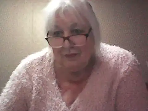 Alexia64231 online show from December 17, 2025, 6:35 pm